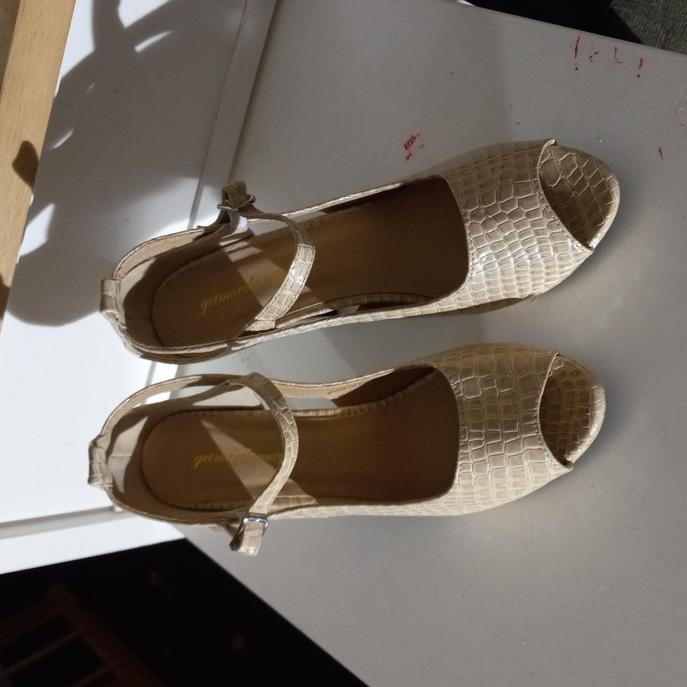 Get More Beauty 4" open toe sling back heel, size 40 NWOT